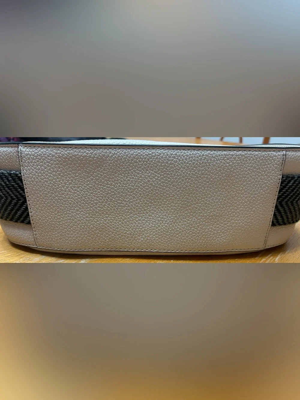 Marc Jacobs The Groove Leather Messenger Bag in Cream